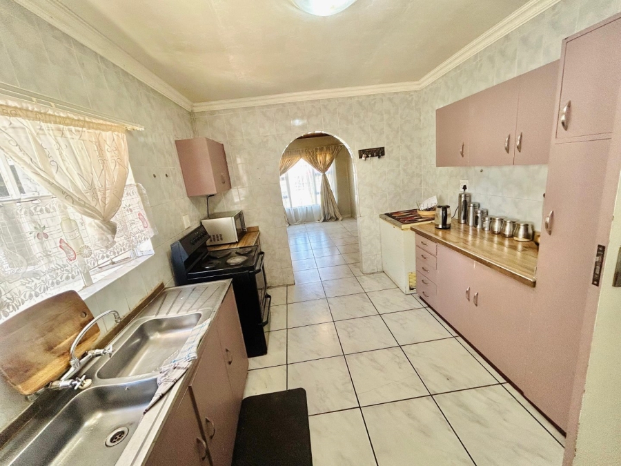 5 Bedroom Property for Sale in Pellissier Free State